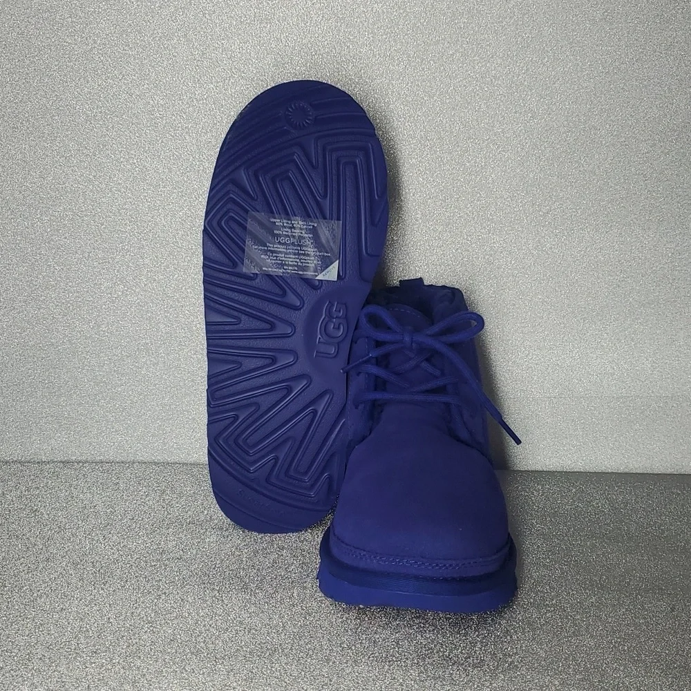NEW‎ UGG Kids Neumel Blue Boot with Wool Inside Lining size 6